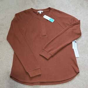 Nine Britton Women's Crew Neck Sweater in Rust Brown